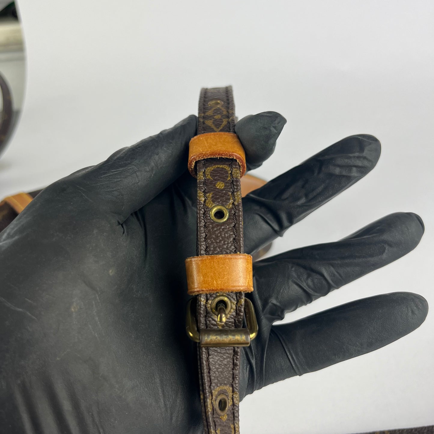 LOUIS VUITTON DANUBE UMHÄNGETASCHE UNISEX