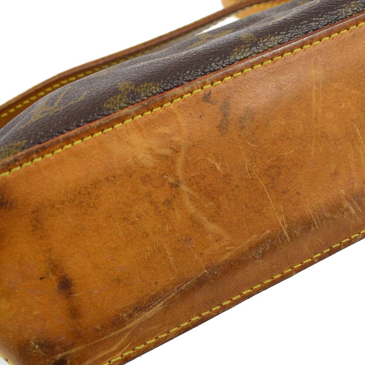 LOUIS VUITTON TROTTEUR
