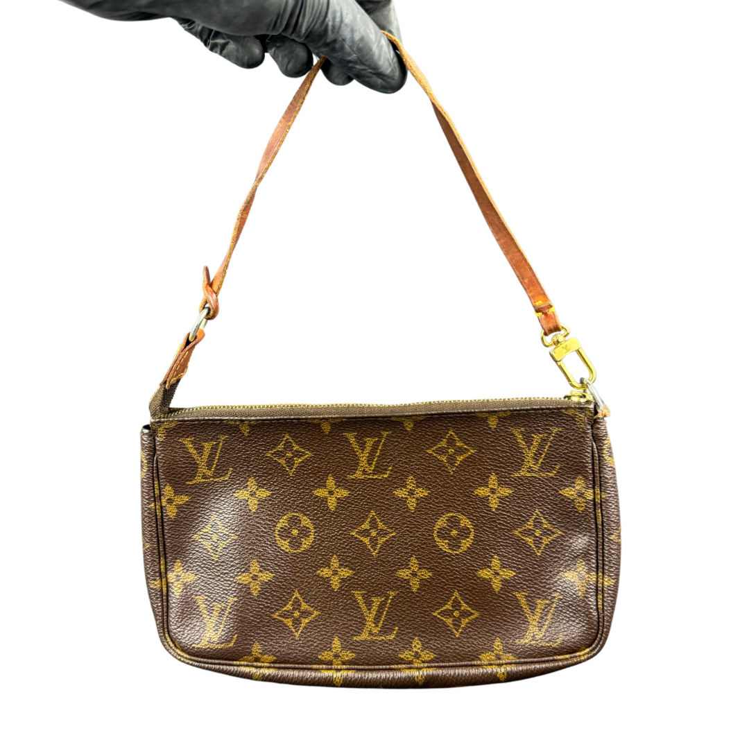 LOUIS VUITTON POCHETTE KURZER SCHULTERIEMEN