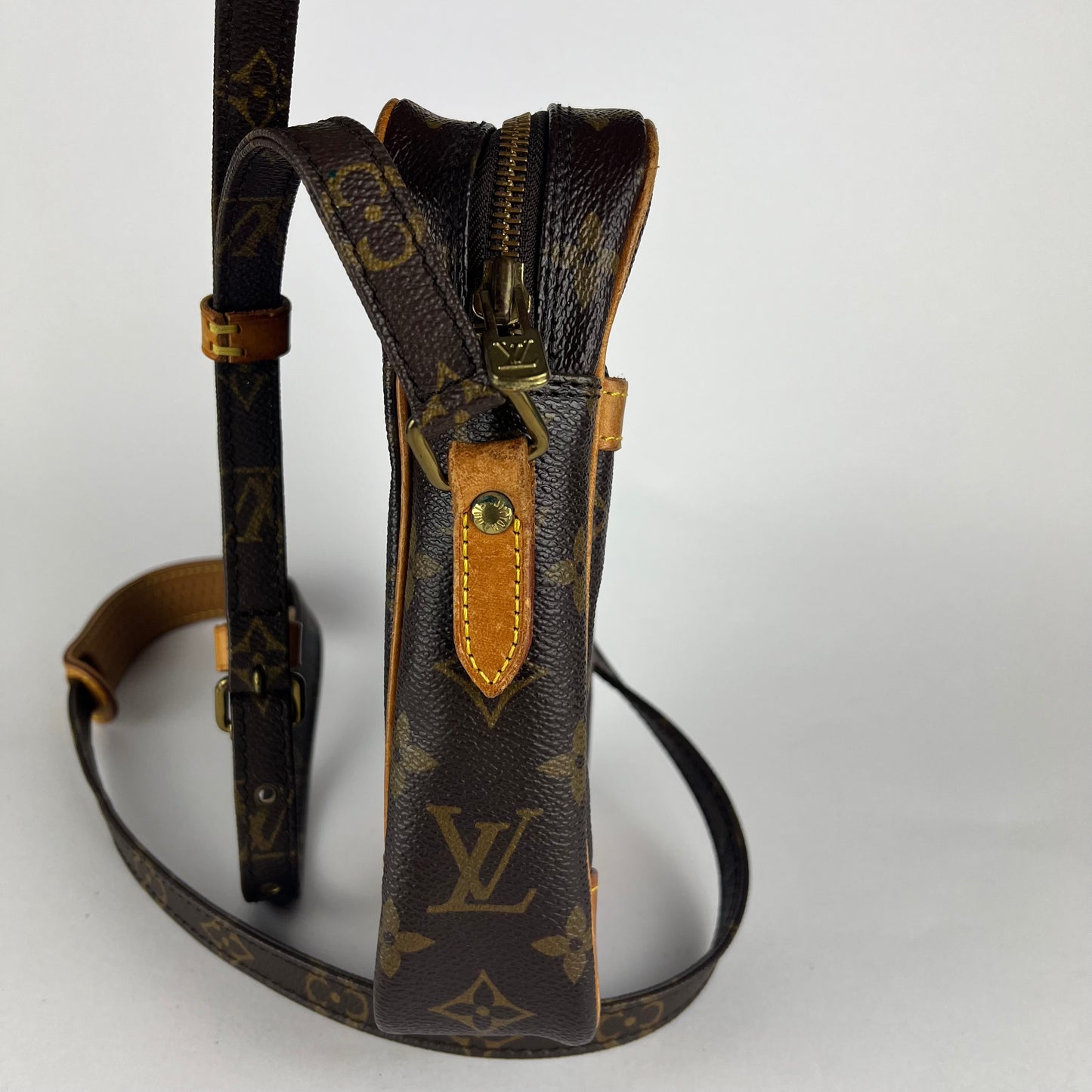 LOUIS VUITTON DANUBE UMHÄNGETASCHE UNISEX