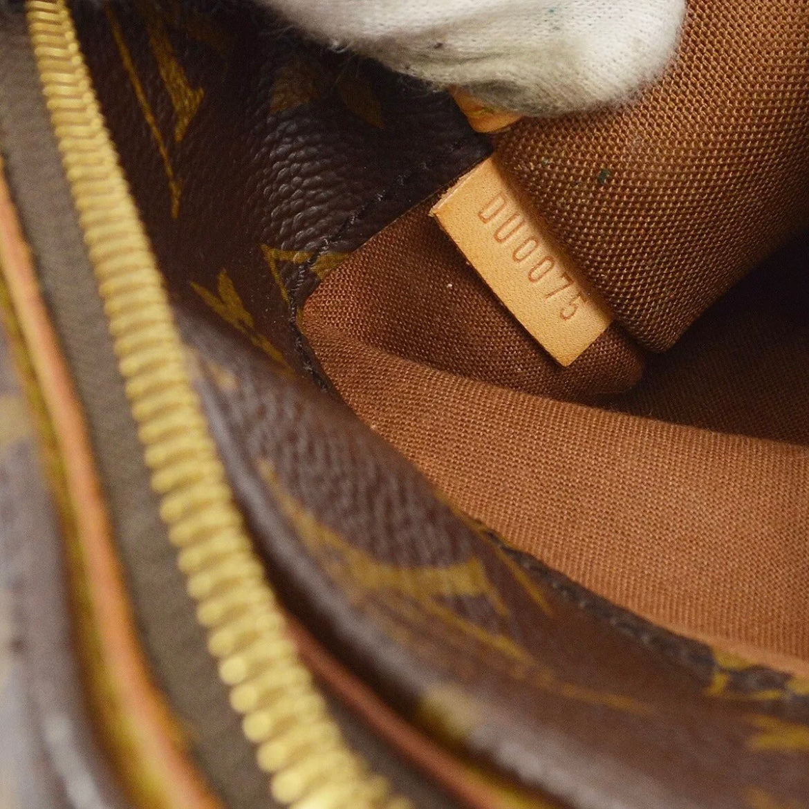 LOUIS VUITTON POPINCOURT CROSSBODY
